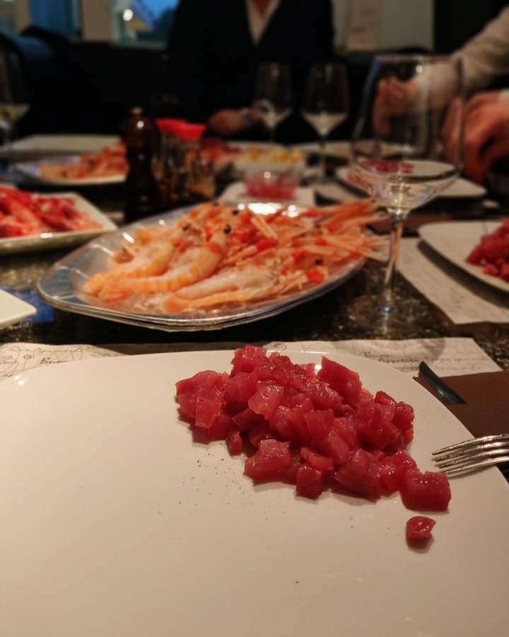 Tartare di tonno e gamberi rossi al Caffè Diamante